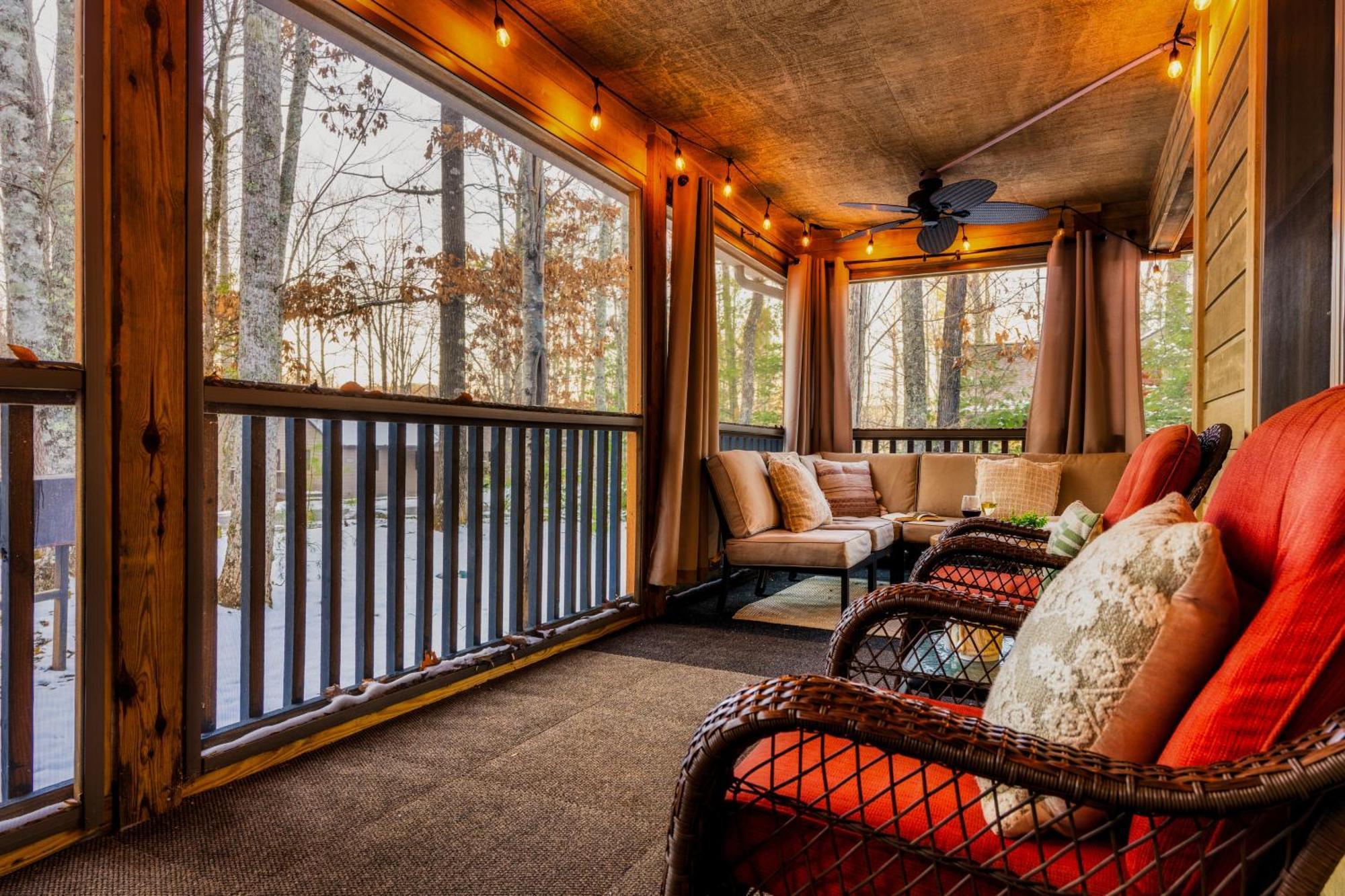 The Moondance Cabin By Lightfoot Stays Vacation Rentals Севьервилл Экстерьер фото