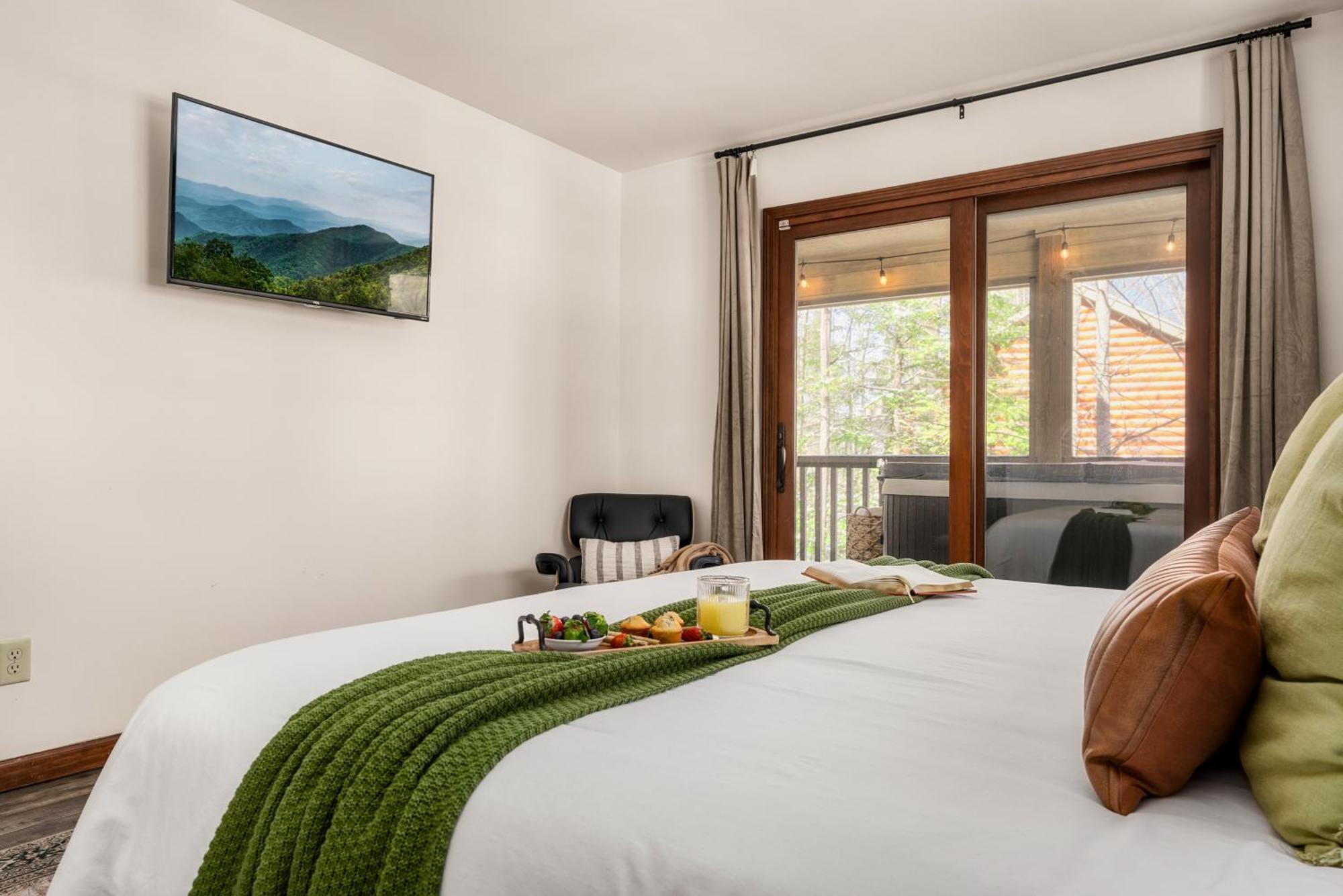 The Moondance Cabin By Lightfoot Stays Vacation Rentals Севьервилл Экстерьер фото