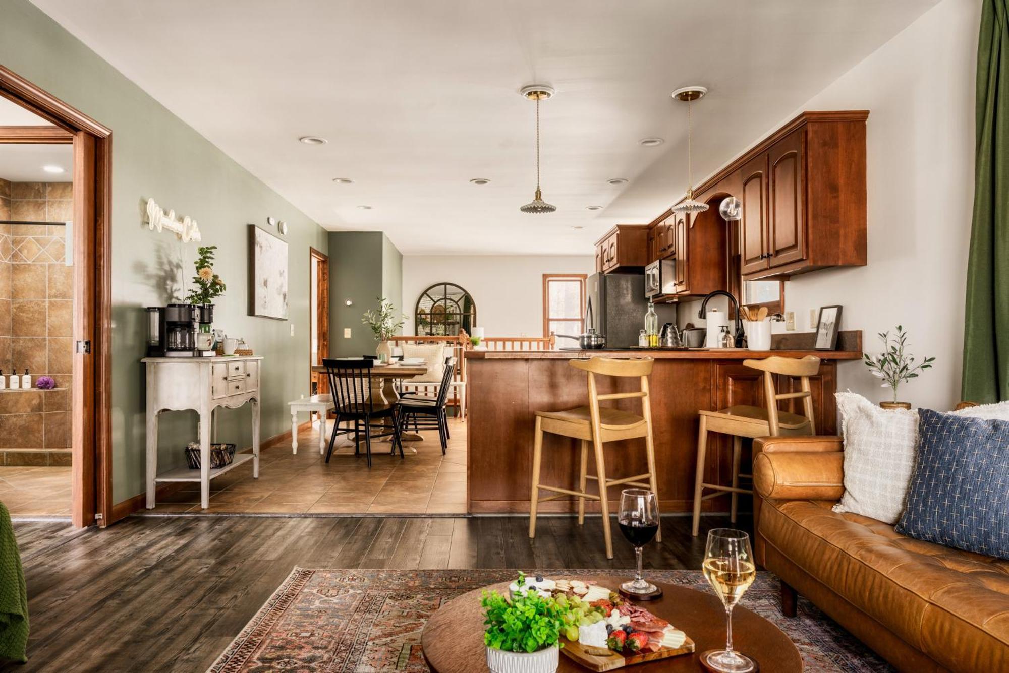 The Moondance Cabin By Lightfoot Stays Vacation Rentals Севьервилл Экстерьер фото
